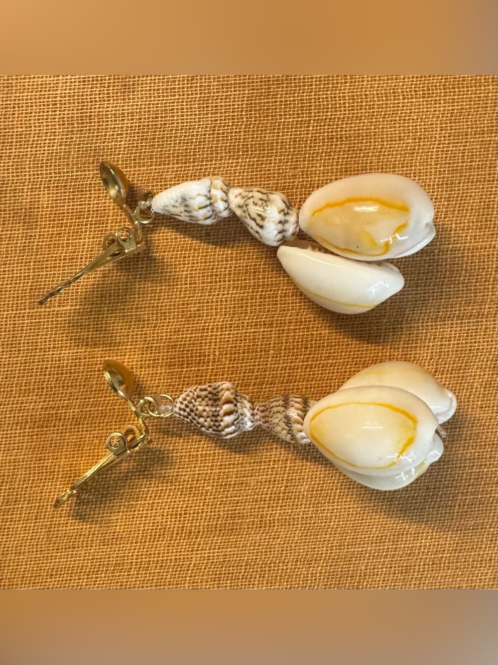 Vintage Hawaiian Cowrie Shell Drop Earrings - Picture 3 of 4